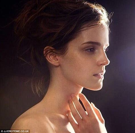 Emma Watson poses in the nude for Global Green’s ‘Natural。